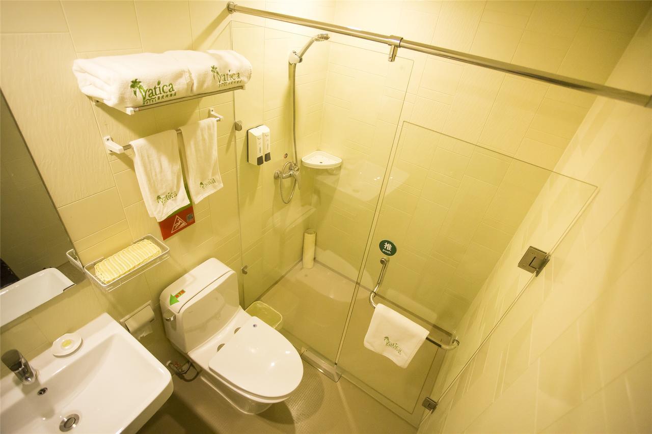 Vatica Shanghai Pudong Airport Town Renmintang Road Hotel Exterior foto